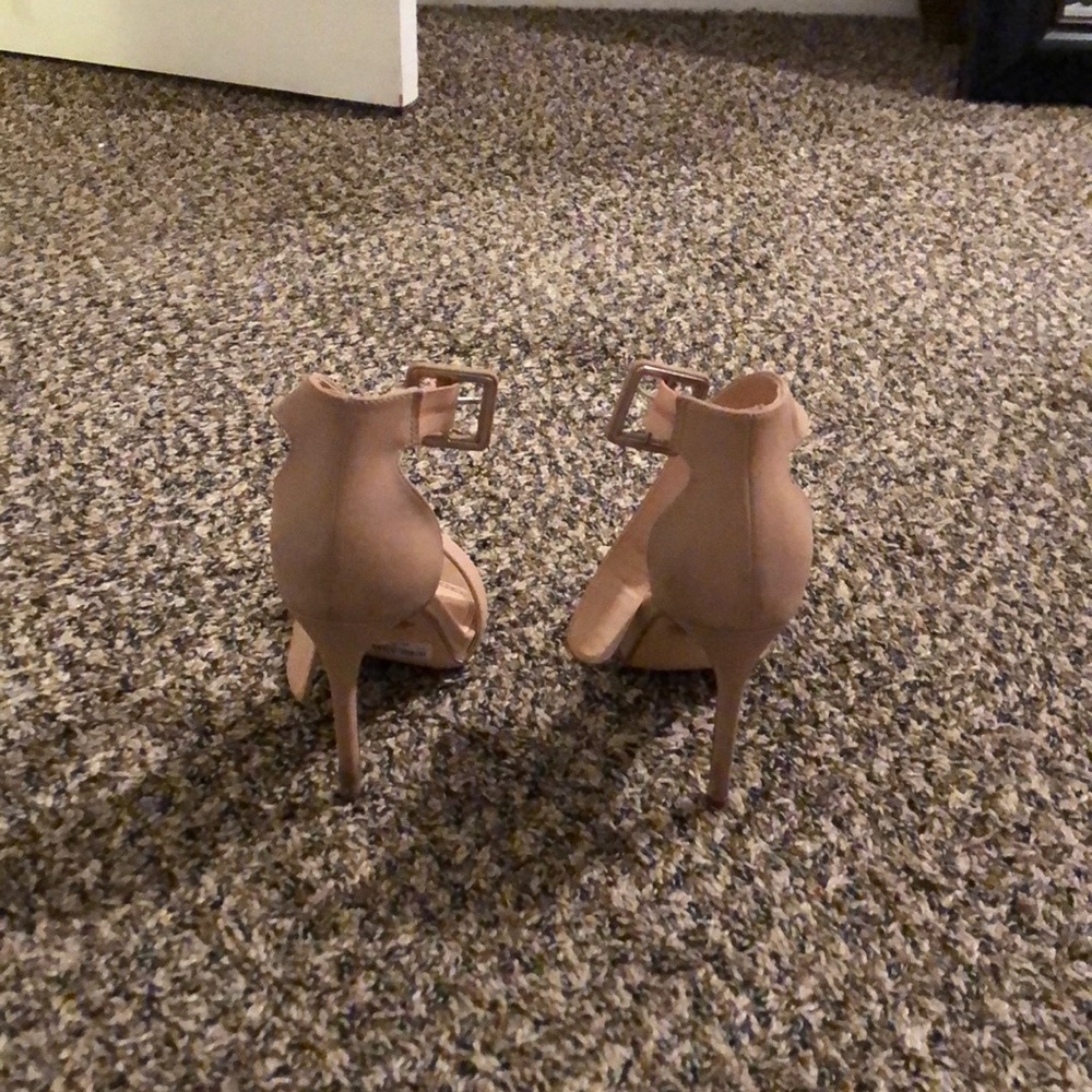 Nude heels - Picture 3 of 4